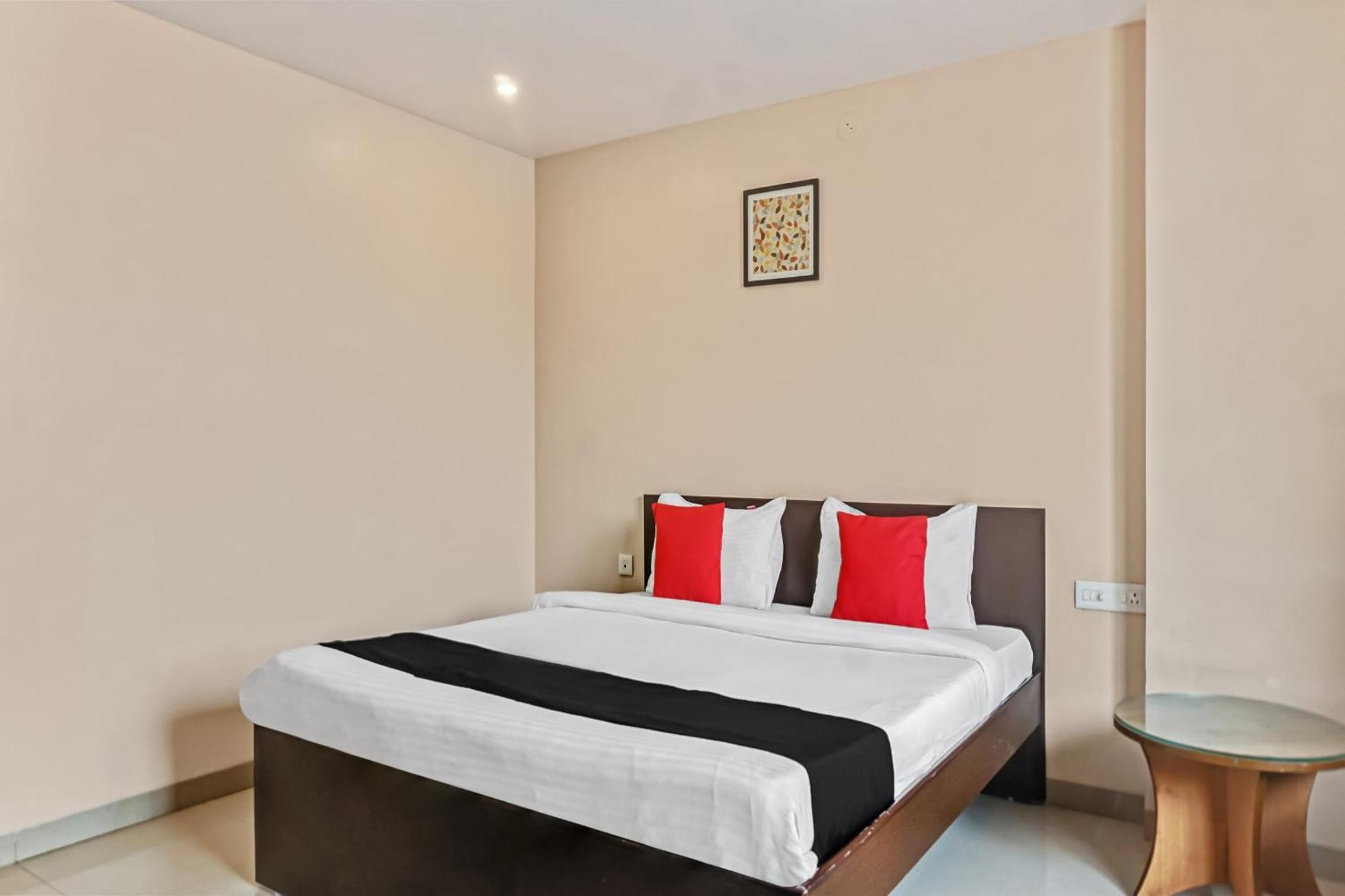 Hotel O Log Inn Plaza Near Eon It Park Pune Dış mekan fotoğraf