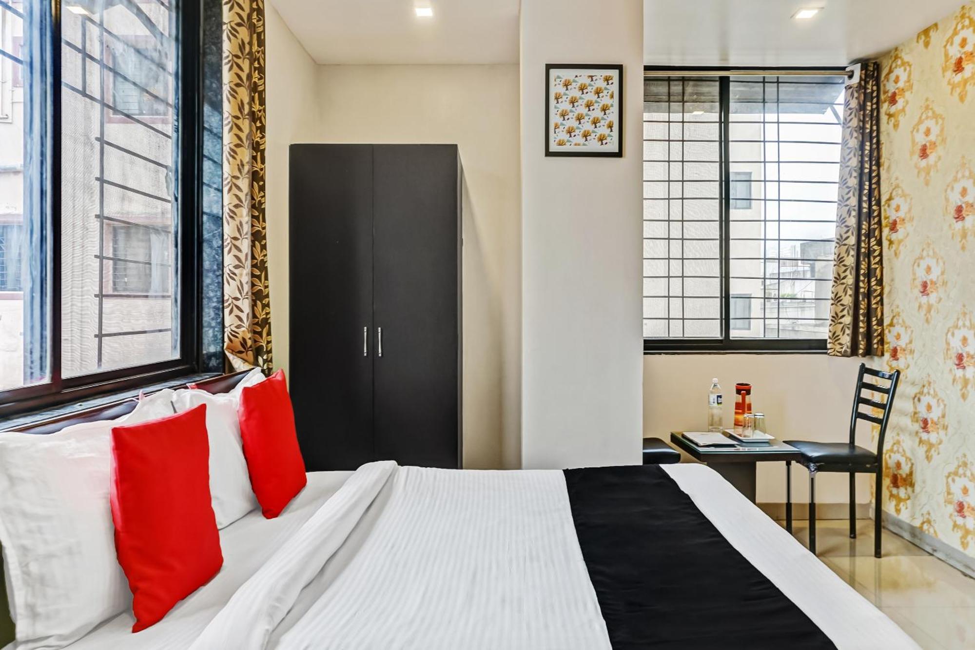 Hotel O Log Inn Plaza Near Eon It Park Pune Dış mekan fotoğraf