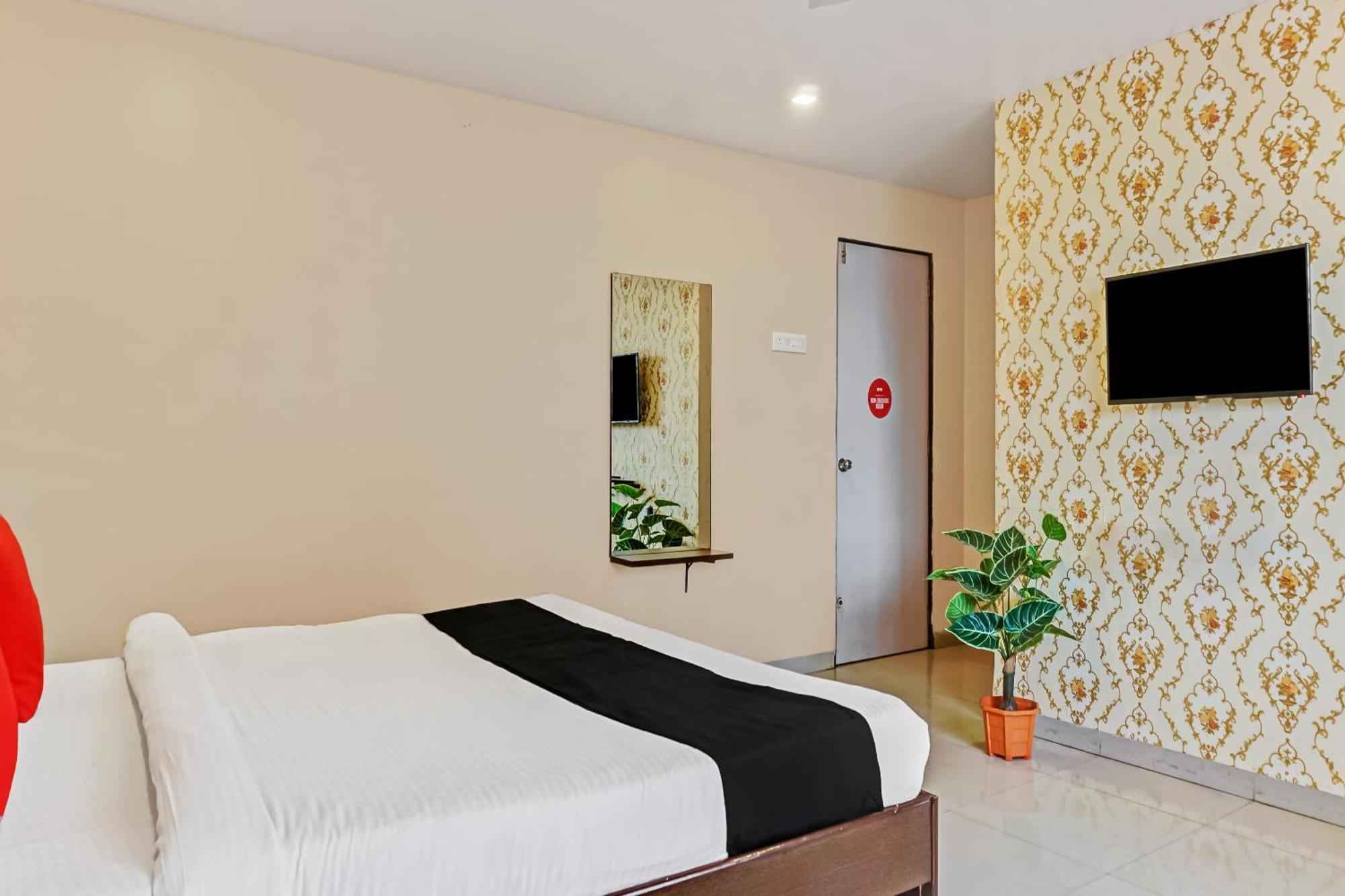 Hotel O Log Inn Plaza Near Eon It Park Pune Dış mekan fotoğraf