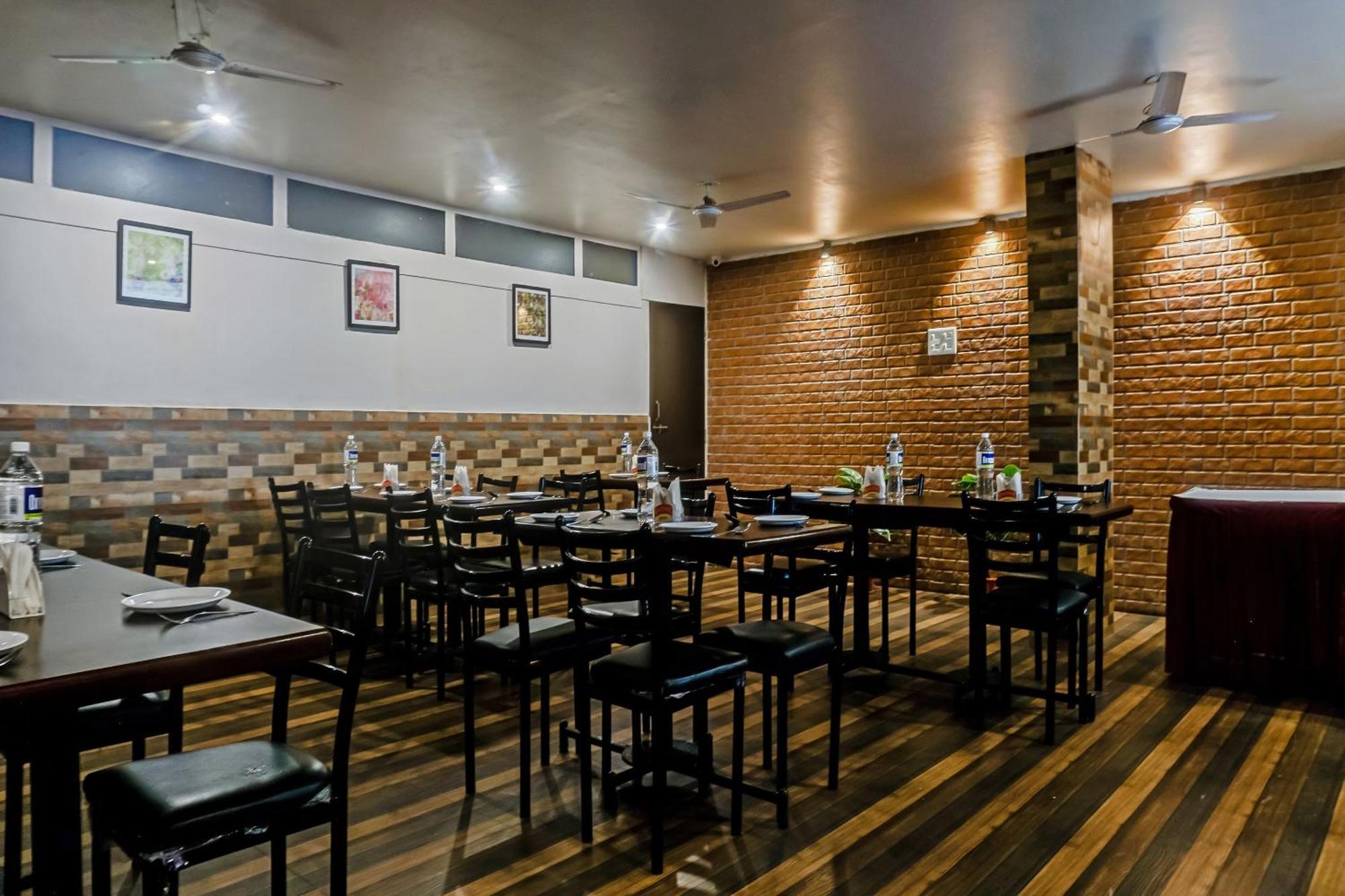 Hotel O Log Inn Plaza Near Eon It Park Pune Dış mekan fotoğraf