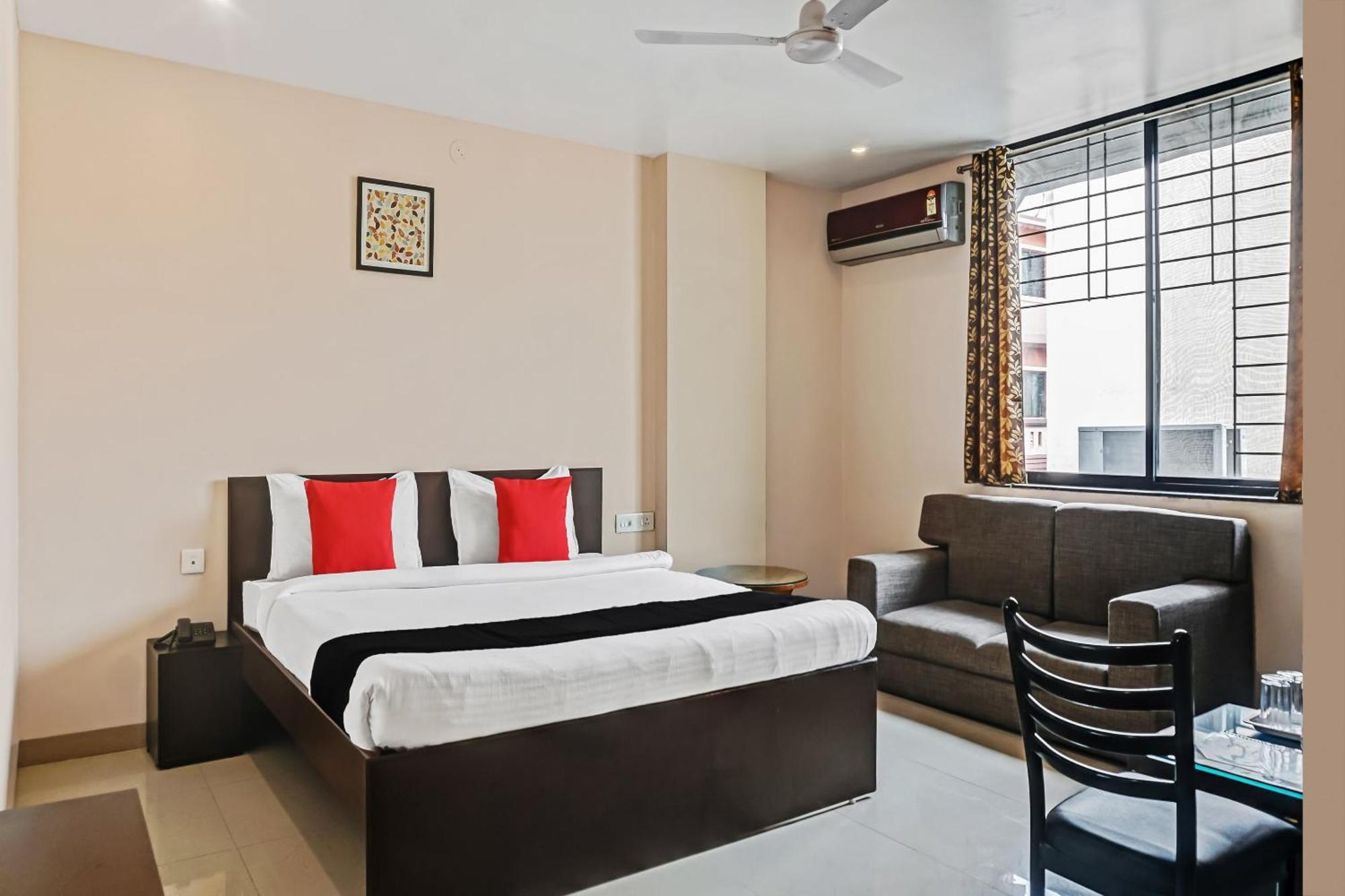 Hotel O Log Inn Plaza Near Eon It Park Pune Dış mekan fotoğraf