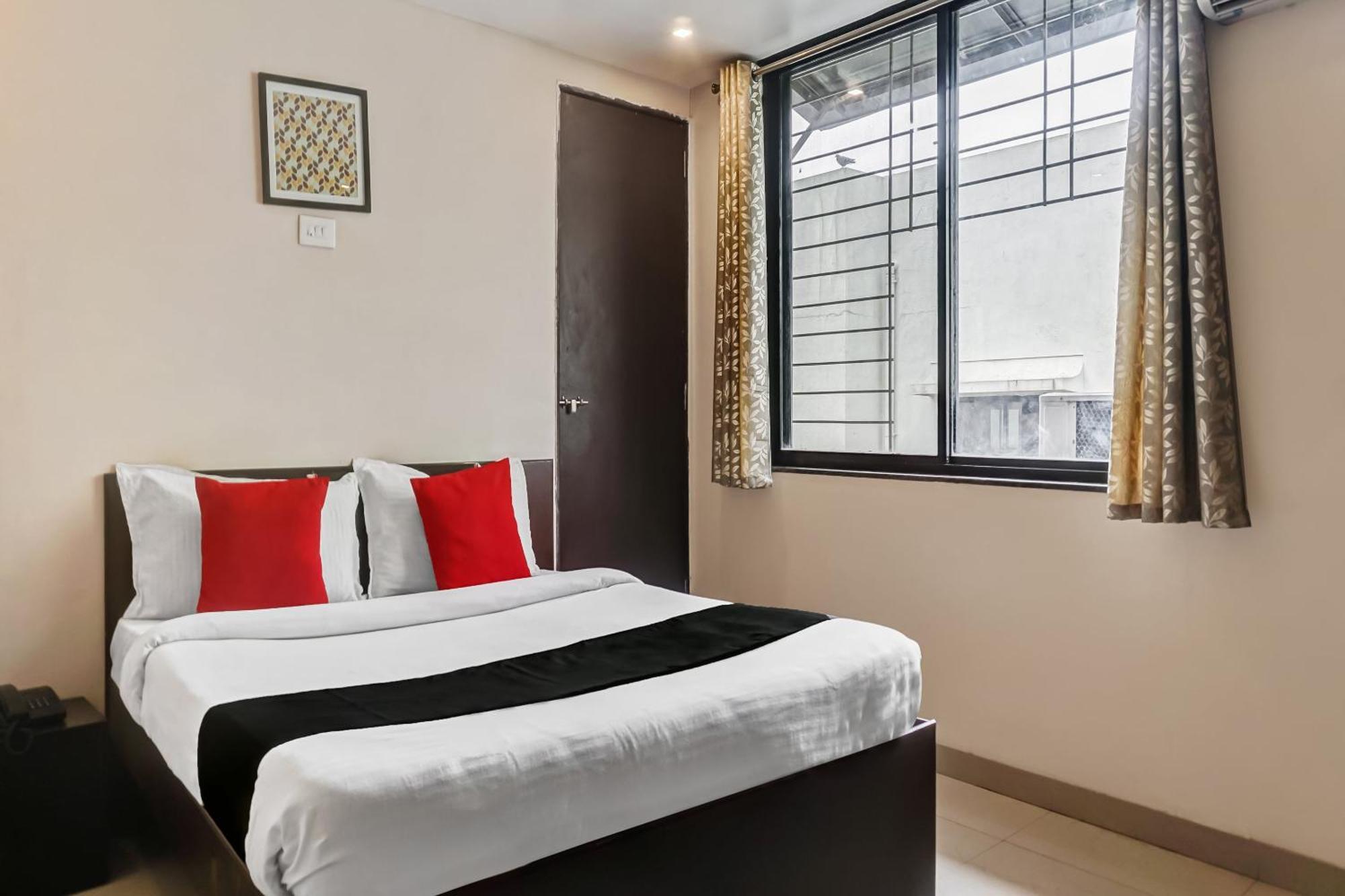 Hotel O Log Inn Plaza Near Eon It Park Pune Dış mekan fotoğraf
