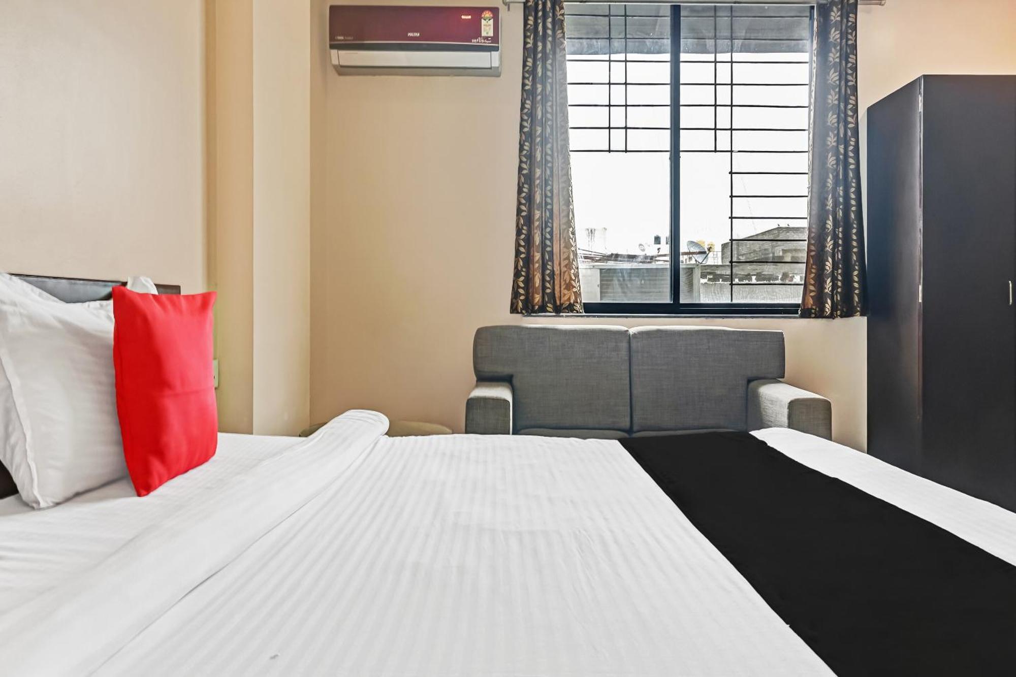 Hotel O Log Inn Plaza Near Eon It Park Pune Dış mekan fotoğraf